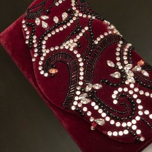 La Regale Women's Velvet Embellished Clutch